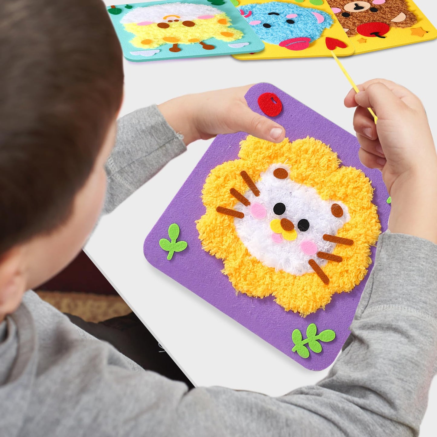 Vanttokeey DIY Embroidery Doll Set, 4pcs Cute Cartoon Animal Sewing Craft Kit Sewing Projects Yarn Board (Deer + Elephant + Lion + Bear)