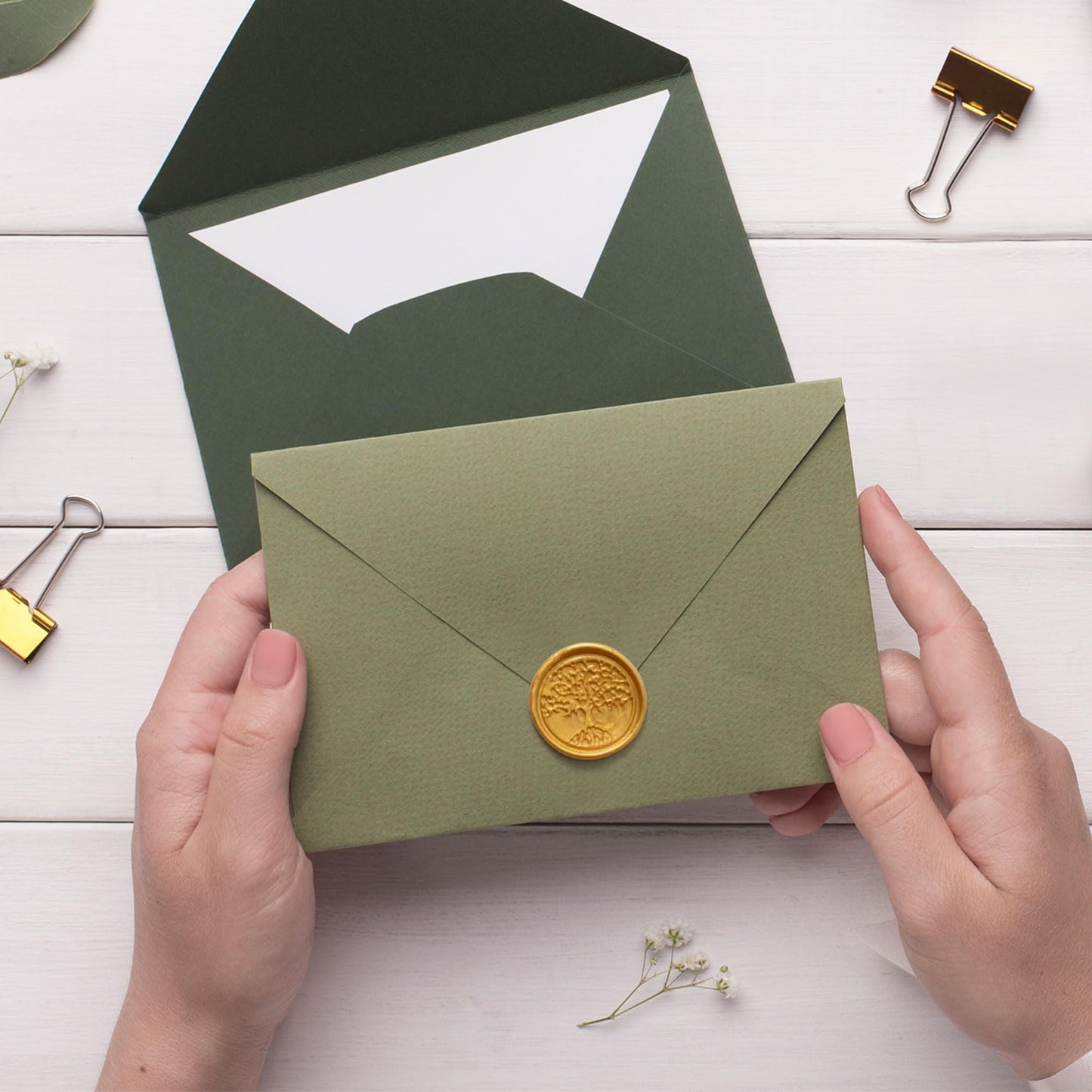 Mxxipp 9pcs Wax Seal Stamp Kit, Brass Sealing Wax Stamps Head & Wooden Handle for Wedding Invitations Cards Envelopes(Tree of Life+Tulip+Vintage Rose+Love Rose+Daisy+Butterfly+Sakura+Leaves)