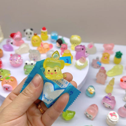 Nixegym (100PCS) Mini Glow in The Dark Animal Resin Models, Mystery Resin Animals Blind Bag for Birthday Party Gift, DIY Crafts, Ornaments, Random Design