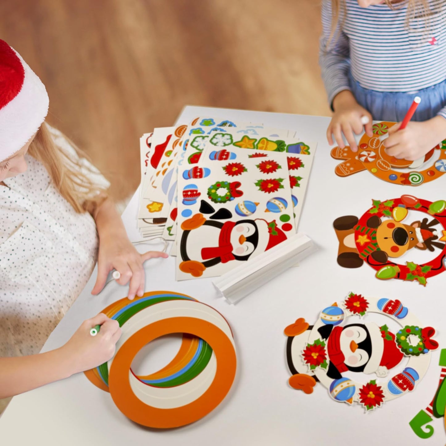 Cinrobiye 24 Set Christmas Wreath Craft Kits DIY Winter Hanging Wreath Ornament Decorations Kit Xmas Snowmen Snowflake Santa Claus Crafts for Holiday Christmas Home Classroom Party Activities Project
