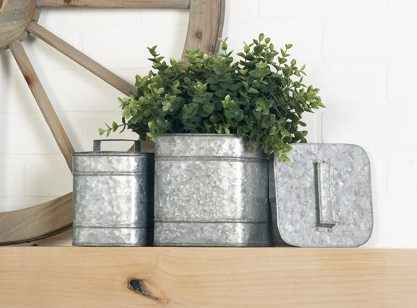 Deco 79 Metal Decorative Canisters Decorative Containers, Set of 2 Decorative Keepsake Boxes 8", 7"H, Silver
