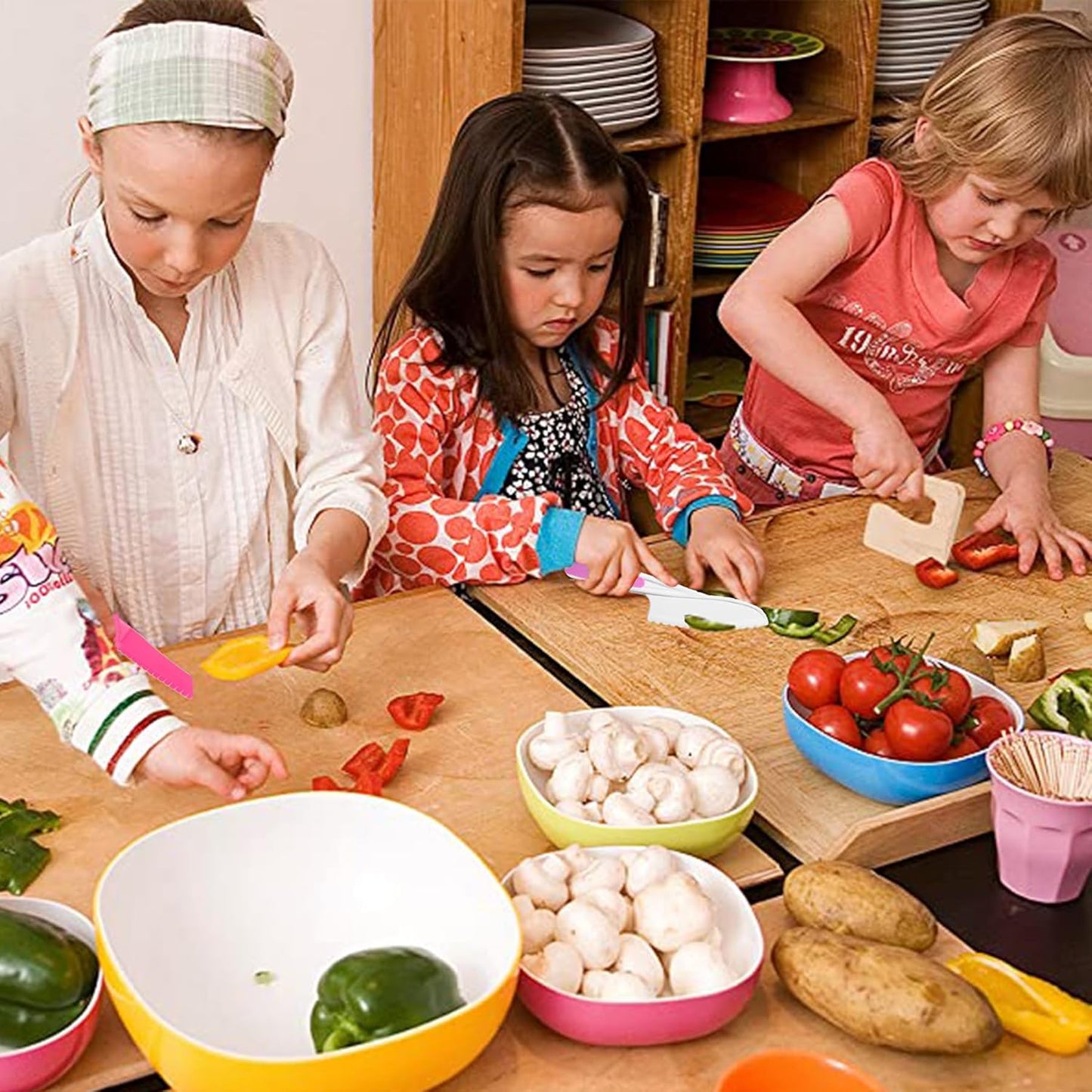 Montessori Kitchen Tools for Toddler, Kids Knife Set with Serrated Edges Plastic Knife and Cutting Board