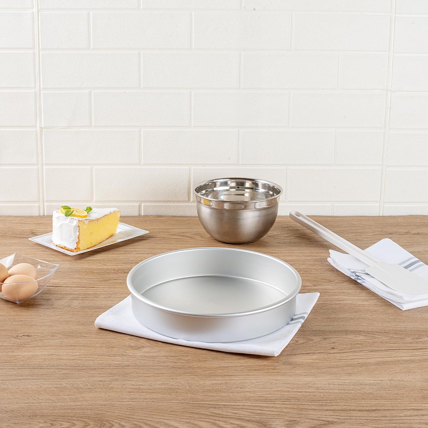 Restaurantware-Met Lux 10 x 2 Inch Straight-Sided Baking Tin, Round Cake Pan for Layer Birthday Cake