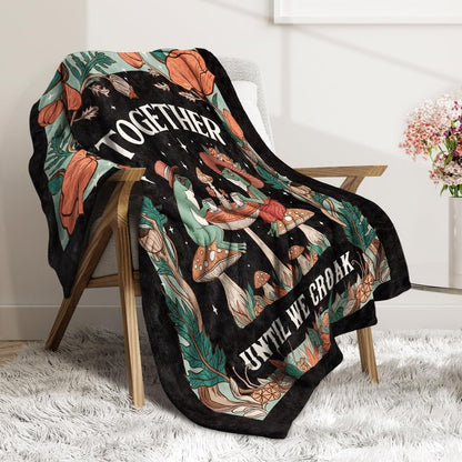 SteadStyle Valentine's Day Gifts for Her Him, Wedding Anniversary Birthday Frog Blanket for Couples Boyfriend Girlfriend, Romantic I Love You Gift for Wife Husband, Couch Picnic Home Decor 60X50
