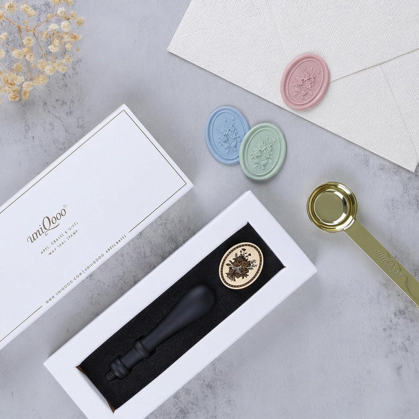 UNIQOOO 3D Relief Wax Seal Stamp, Vintage Frame Bouquet Botanical Brass Head with Wood Handle, Aesthetic Floral Sealer for Wedding Invitations, DIY, Gift Wrapping, Envelopes, Christmas Cards