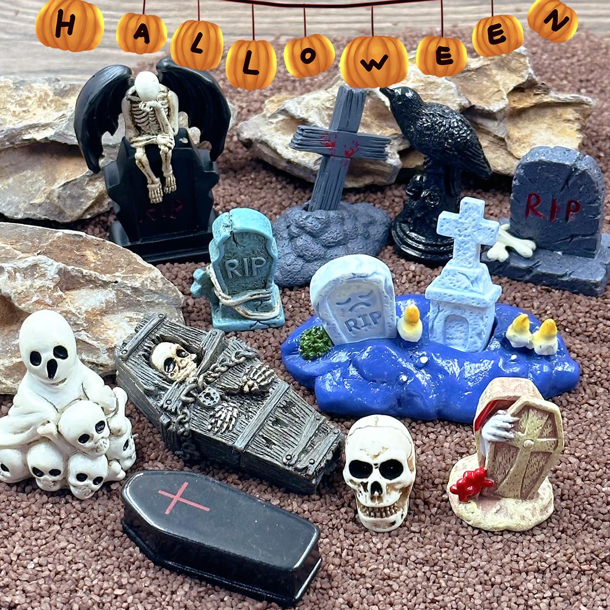 Suartus Halloween Miniature Figurines - 20 Resin Ghost Tombstones Skull Heads Scene Ornaments Halloween Garden Accessories Mini Figurine Decorations for Outdoor Home Village Crafts