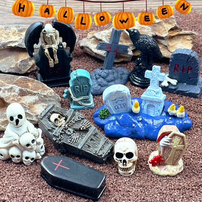 Suartus Halloween Miniature Figurines - 20 Resin Ghost Tombstones Skull Heads Scene Ornaments Halloween Garden Accessories Mini Figurine Decorations for Outdoor Home Village Crafts