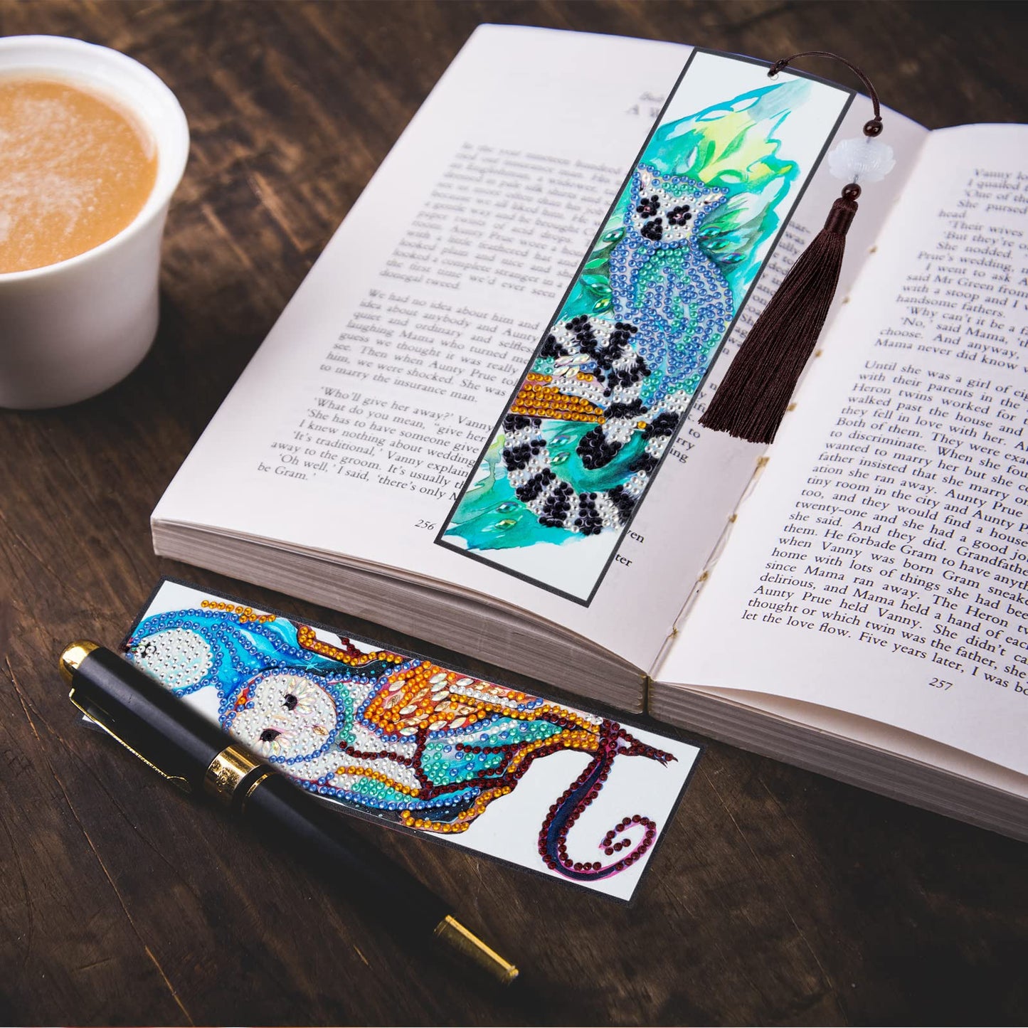 8 Pack Animal Diamond Art Bookmarks Kit, 5D DIY Diamond Painting Bookmarks with Tassels, Animal Crystal Diamond Art Leather Bookmark Set for Adults, Craft Gift Collection