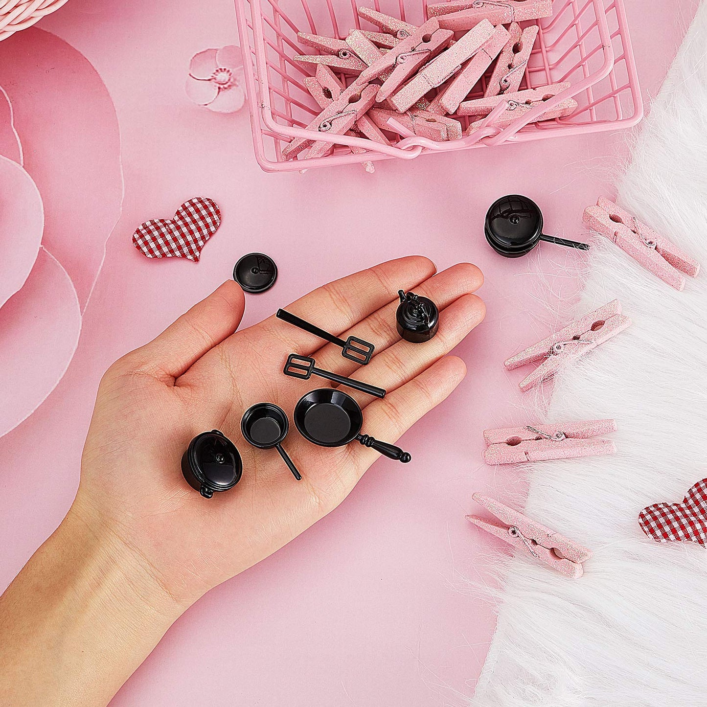 Sumind 20 Pcs Dollhouse Miniature Cooking Set Pots and Pans 1/12 Scale Miniature Metal Stovetop Cookware for Mini Kitchen, Dollhouse Decoration Accessories for Party Supplies