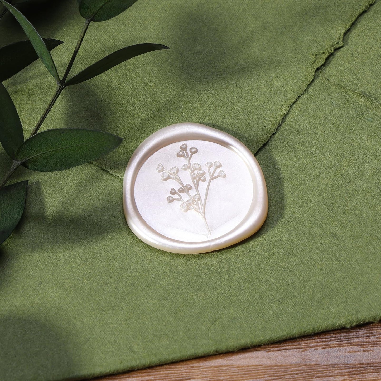 UNIQOOO Wax Seal Stickers - Baby‘s Breath Wedding Invitation Envelope Seal Sticker, Botanical 50 Pcs Self- Adhesive Champagne Stickers, Perfect for Invitation, Gift Wrapping, Crafts (Champagne)