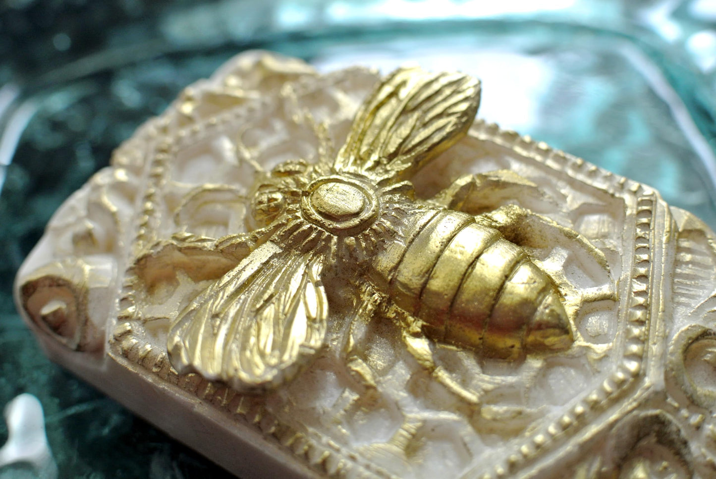 Honey BEE Silicone Mold for SOAP Making Plaster Wax Resin Clay Cake