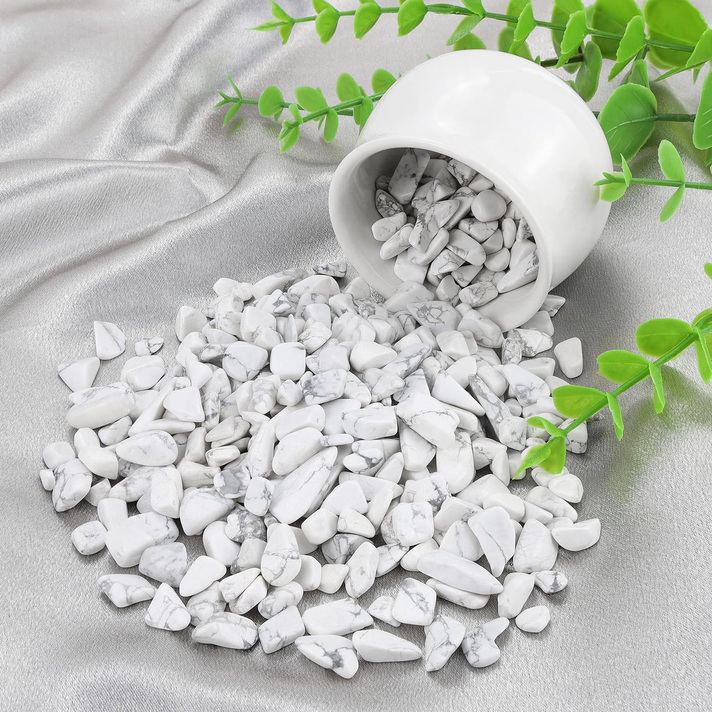 ZHIYUXI Howlite 1lb Crystal Chips Bulk Fish Tank Decorations Aquarium Rocks Gravel Vase Filler Stones Crystals for Candle Making Witch Kit Gravel for Plants Quartz Sand Gemstone Terrarium Supplies