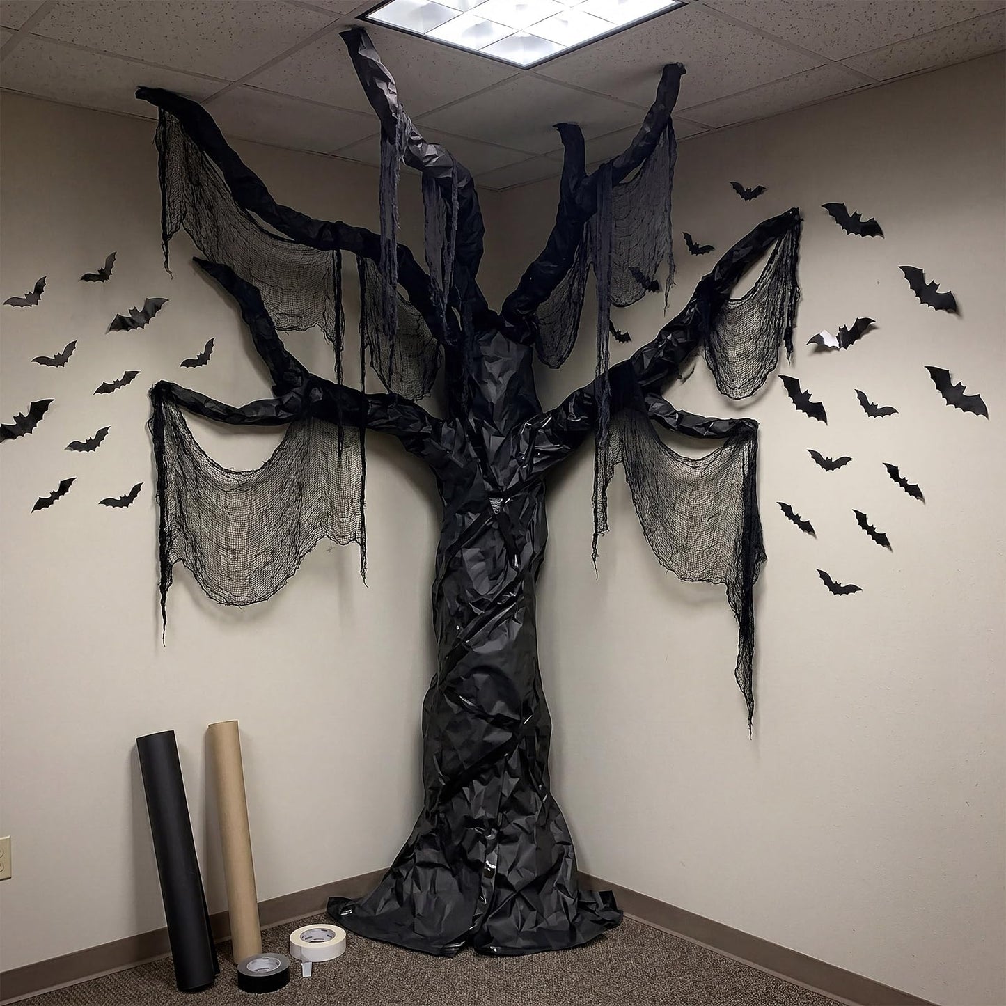Humyoun 29 Pcs Halloween Spooky Tree Wall Decor DIY Kit, 24 Realistic 3D Bat Stickers, Black Scary Cloth, 2 Kraft Paper Rolls, 2 Tapes Creepy Haunted House Backdrop for DIY Craft Outdoor Indoor Party