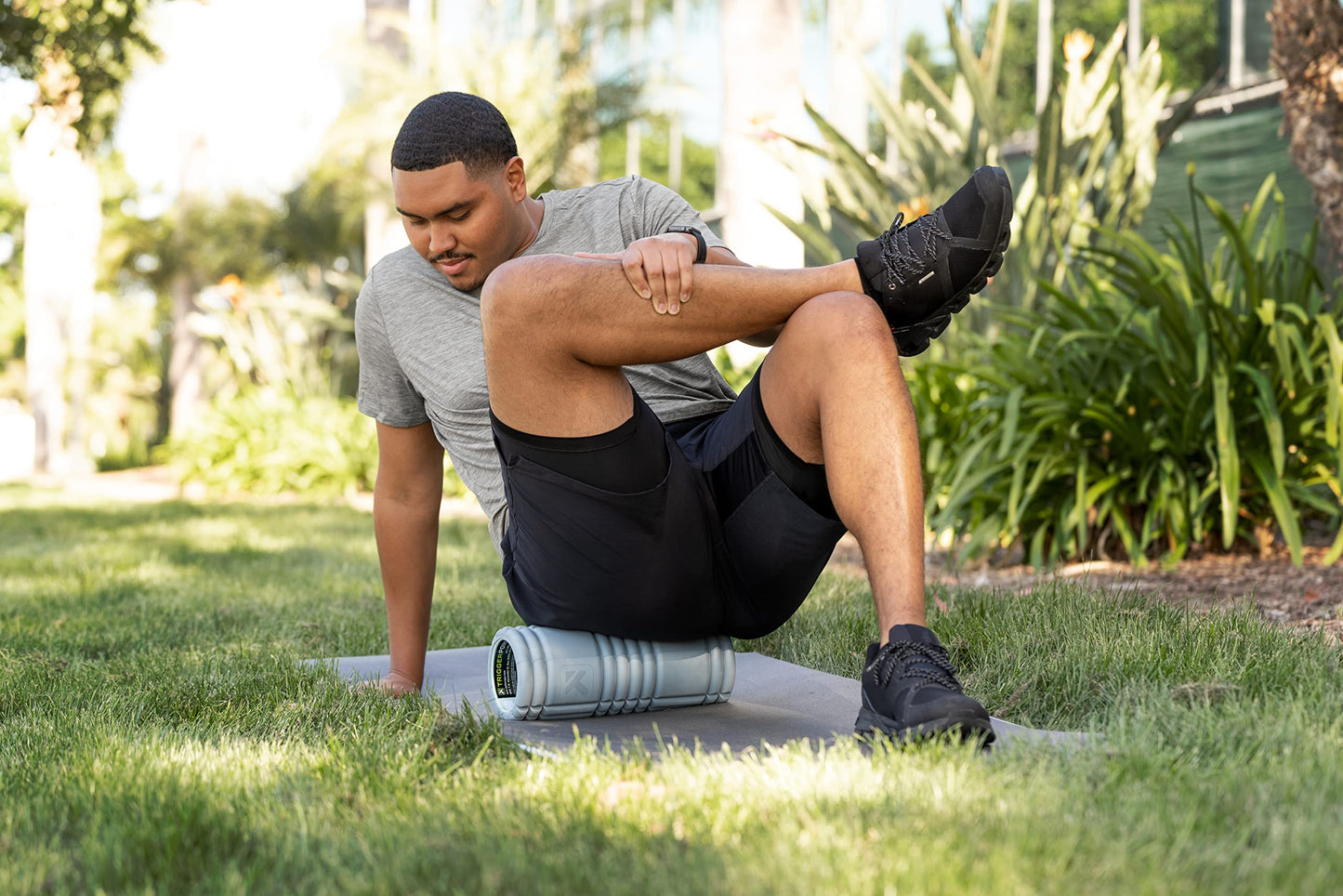 TRIGGERPOINT Performance Therapy Grid Patented Multi-Density Foam Massage Roller (80% Recycled) Exercise, Deep Tissue Muscle Recovery - Muscle Pain&Tightness, Improves Circulation (13"), Blue