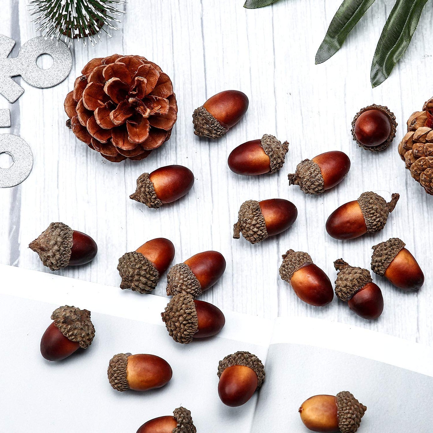 Pangda 120 Pcs Thanksgiving Artificial Acorns and Pine Cones, Christmas Small Fake Decorative Pinecones Ornaments Lifelike Simulation Small Acorn with Cap Vase Fillers for Craft Fall Xmas Decor