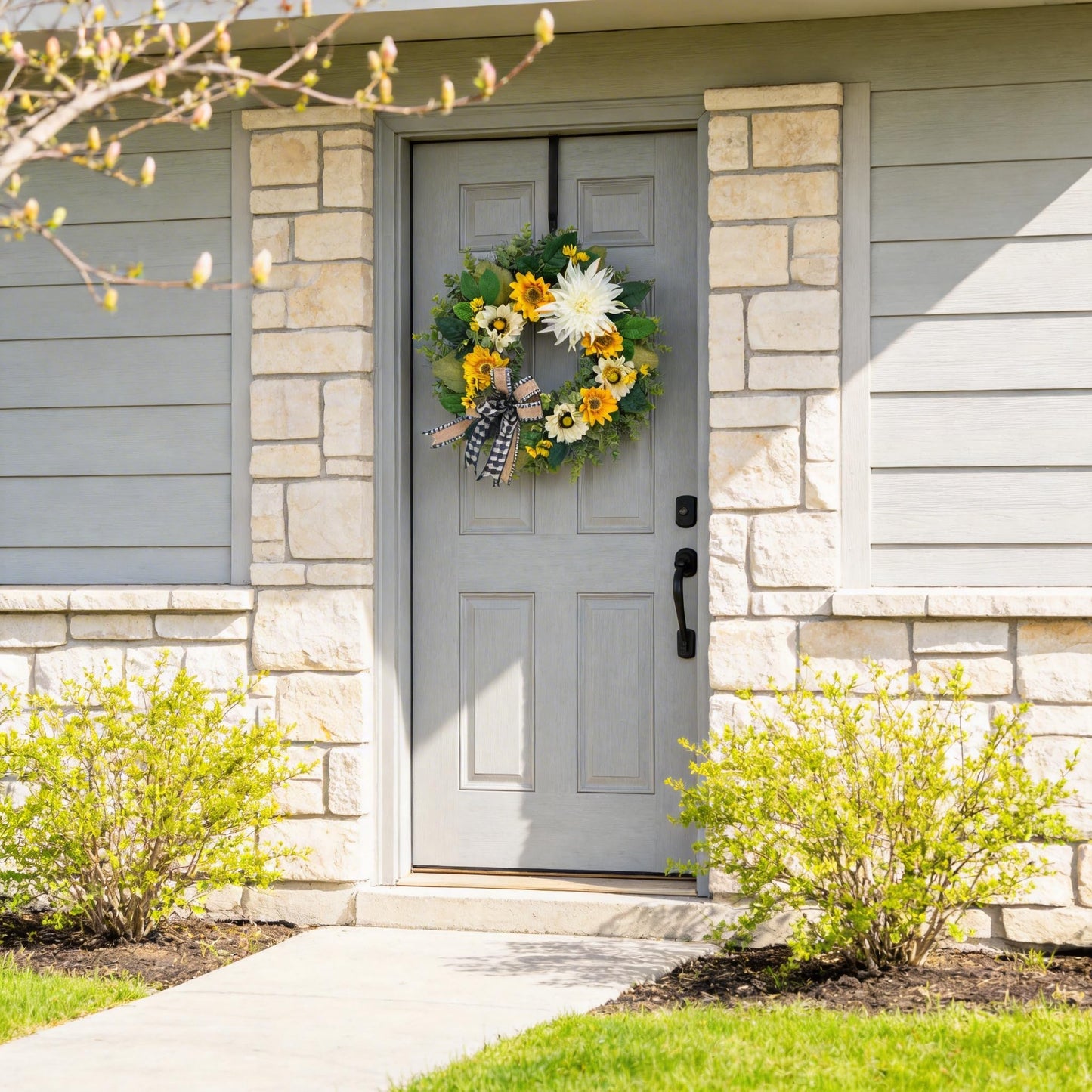 CYANBLOOM 24 Inch Summer Front Door Wreath – Modern Farmhouse Cream White & Yellow Sunflower Dahlia Wreath with Buffalo Plaid Bow, Outdoor Porch Wall Decor All Season, Housewarming Wedding Gift