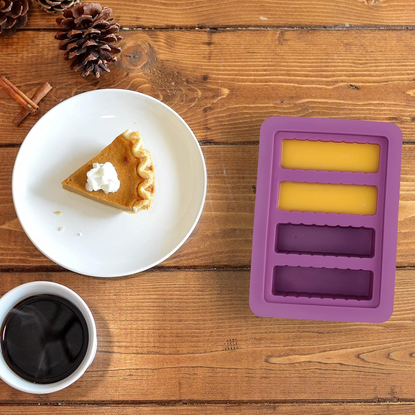 KeFanta Silicone Butter Mold, Large Butter Maker with Lid and Food Grade Silicone Spatulas for Homemade Butter