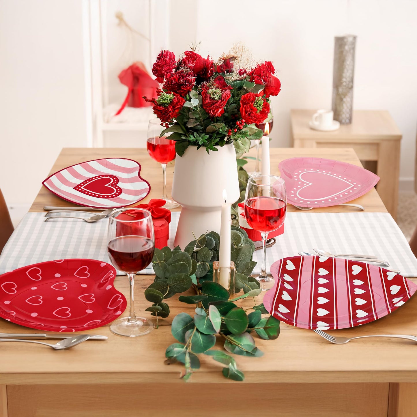 QZYL 48 PCS Valentines Plates, 9 IN Disposable Heart Shaped Plates, Red Pink Heart Design Heart Plates Valentines Paper Plate, Pink Dinnerware VD Party Supplies Wedding Table Decor