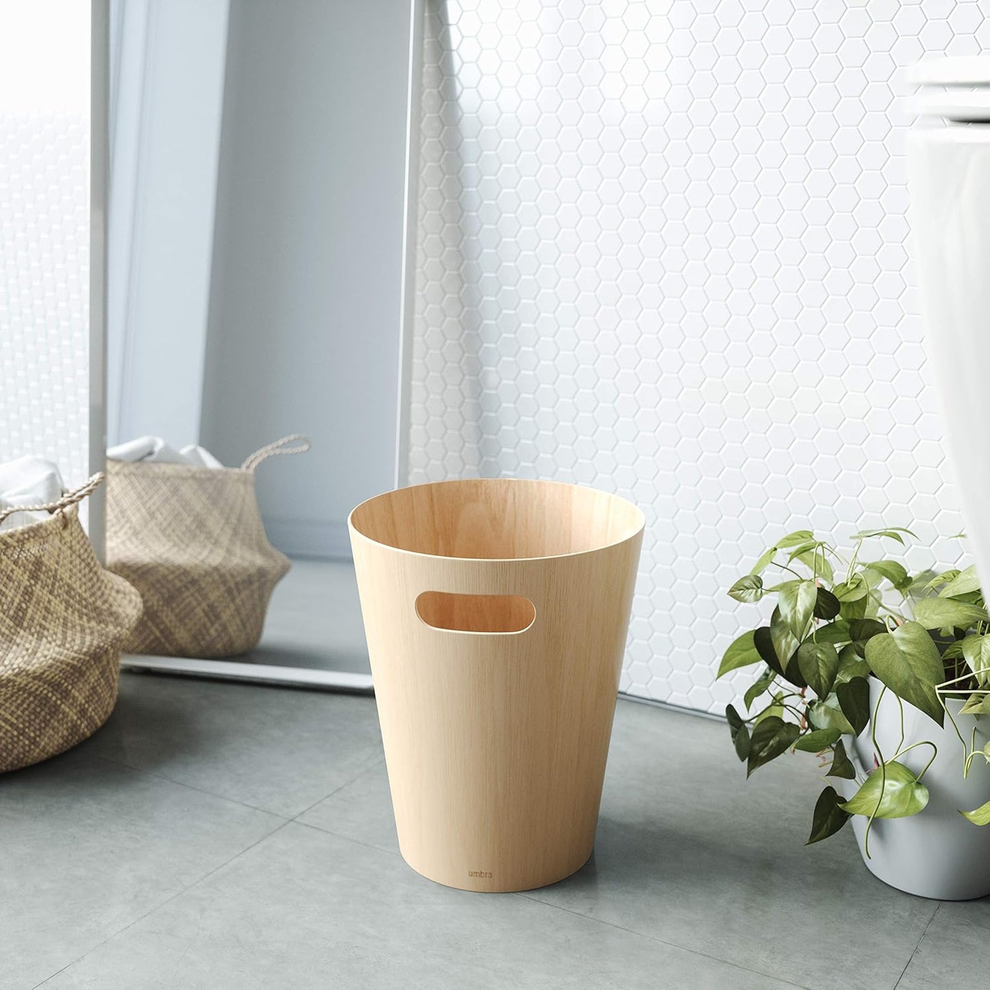 Umbra Woodrow 2 Gallon Modern Wooden Trash Can Wastebasket or Recycling Bin for Home or Office, Natural