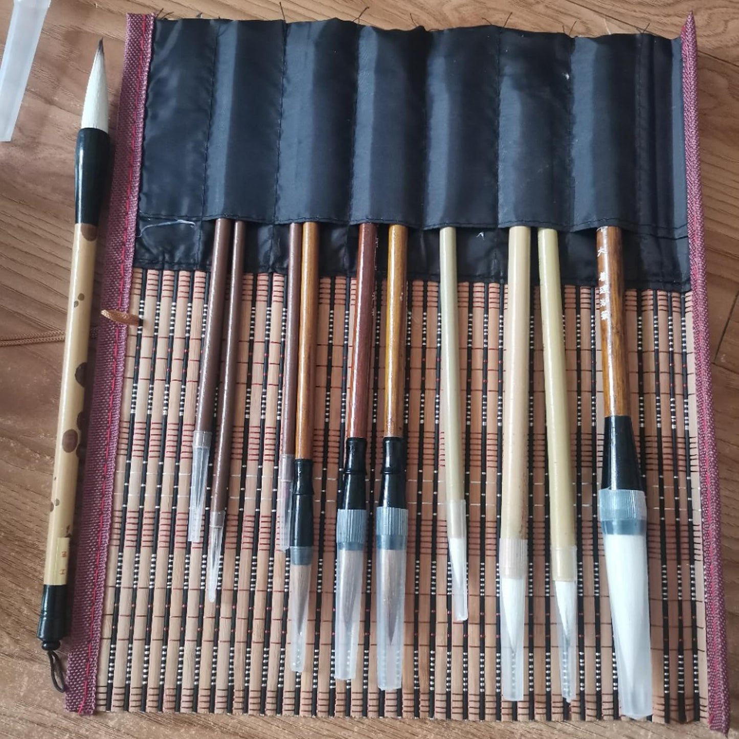 TIUSUTA 10-Piece Chinese Calligraphy Brush Set - Premium Writing Brushes for Beginners & Artists - with Roll-up Bamboo Brush Holder,Chinese Painting Brushes Set Flower Bird Line-Drawing Brushes