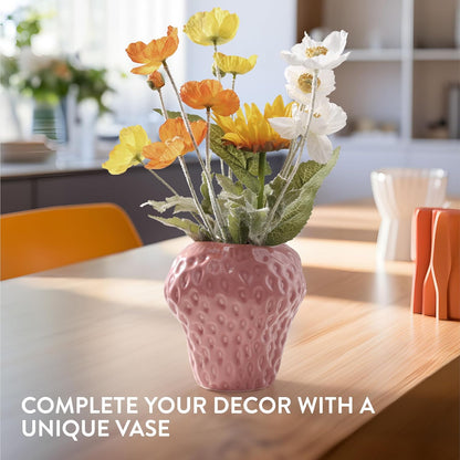 Navaris Strawberry Vase - Funky Ceramic Vase in Pink - Decorative Bookshelf Vases for Flowers - Unique Dopamine Decor