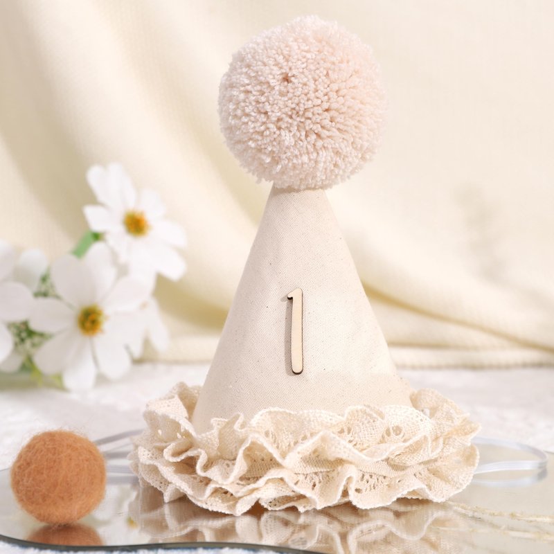 WAHAWU Lace 1st Birthday Hat - Sweet One Birthday Decorations,Lace Flower Princess Party Crown,Beige Cone Hat for Cake Smash,First Floral Party Headwear Photo Prop
