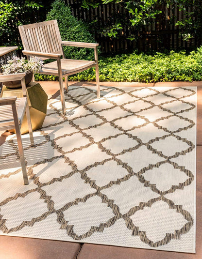 Unique Loom Outdoor Trellis Collection Area Rug - Raised Trellis (2' 2" x 3' 1", Beige/Brown)