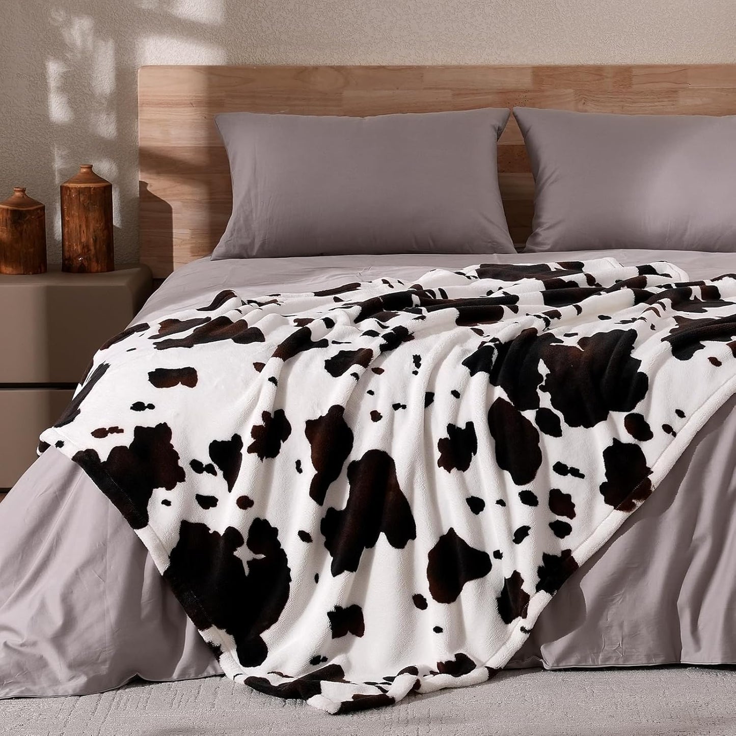 Cozy 60"*80" Bliss Cow Print Throw Blanket for Bed - Fuzzy Thick Soft Warm Fleece Blankets for Couch & Bed, for Women