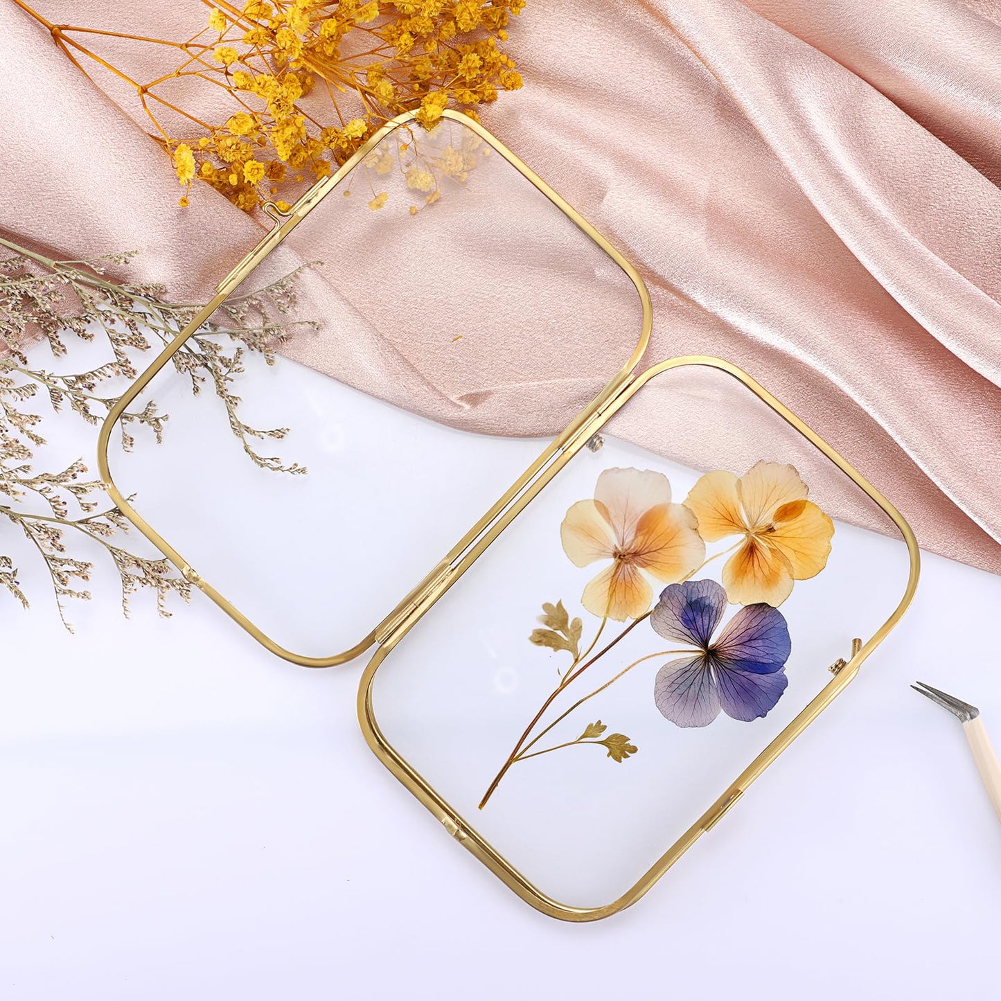 OGANAZI 4x6 Inch Double Glass Pressed Flower Frame - Golden Floating Frames for Dried Flowers, Art, Photos | Vintage Pressed Flower Frame Tabletop Display Holder for Home Plant Specimen (Oblong Shape)