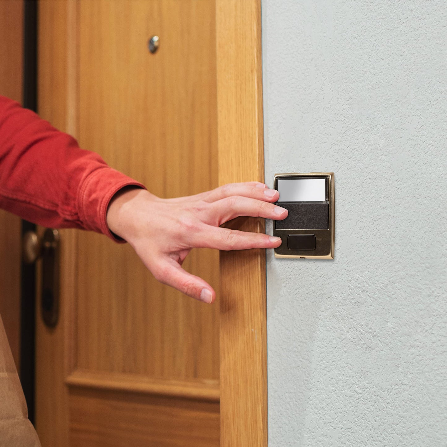 Newhouse Hardware MCHBV Wireless Mechanical Two-Note Chime and Door Button with Built-in Viewer, One Size, White/Brass