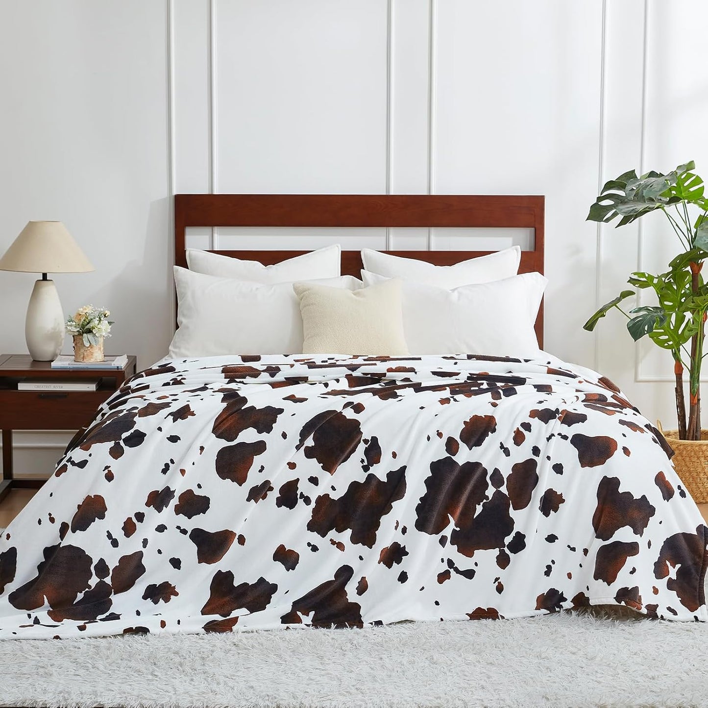 Cozy 60"*80" Bliss Cow Print Throw Blanket for Bed - Fuzzy Thick Soft Warm Fleece Blankets for Couch & Bed, for Women
