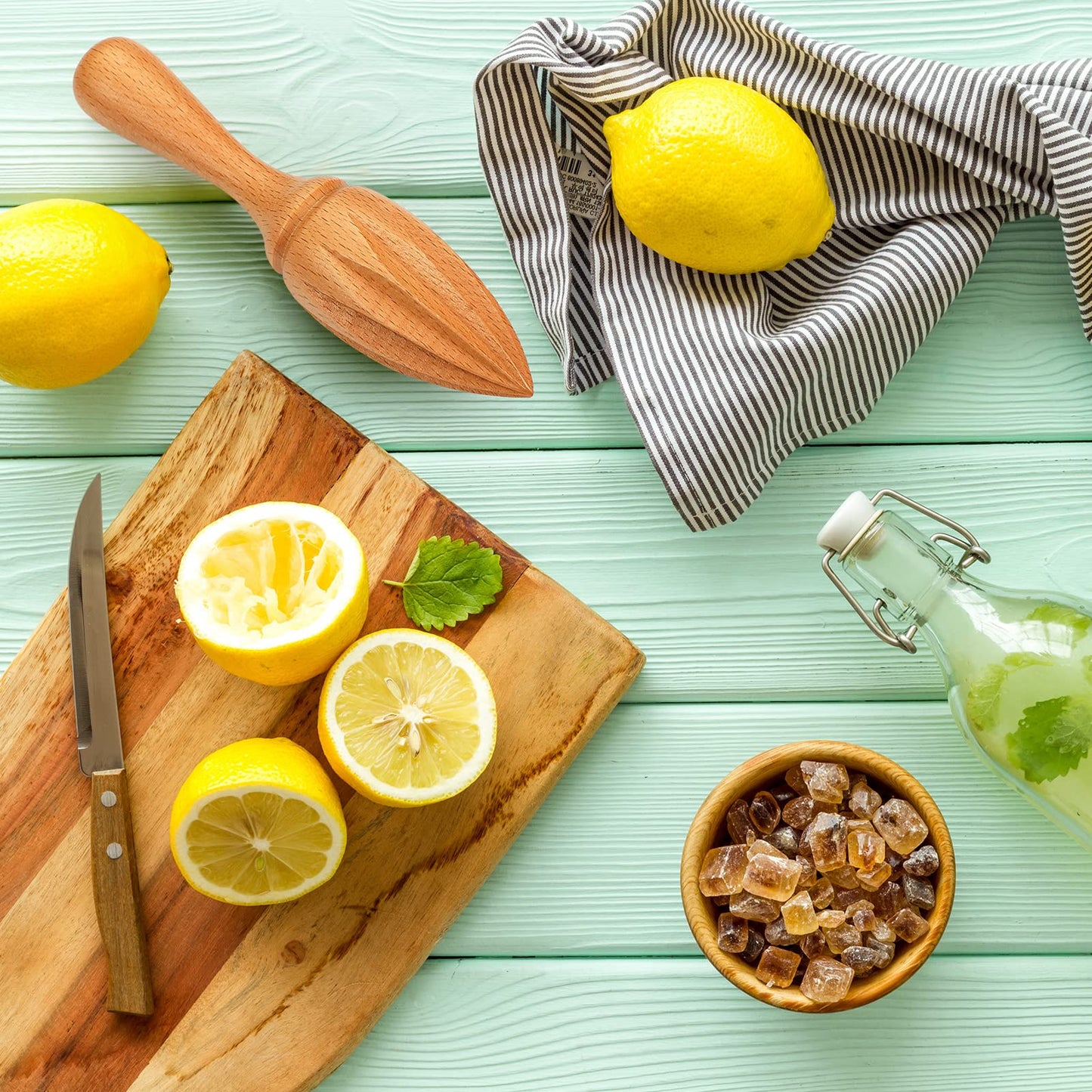 Sieral 1 Pcs Wooden Citrus Reamer Lemon Hand Juicer Beech Wood Handheld Citrus Juicer Kitchen Juicing Tool Manual Orange Lime Lemon Juice Reamer Extractor for Daily Home Bar Cafe Restaurant Use