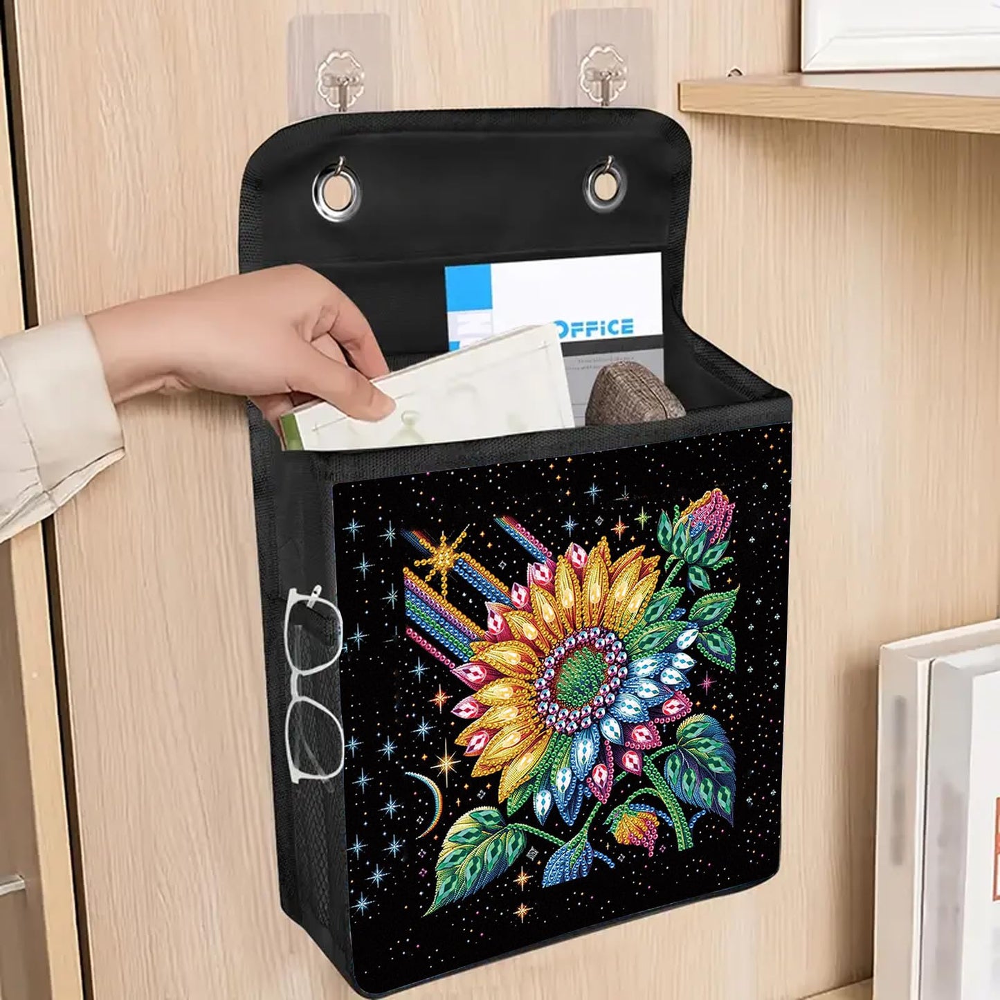 Diamond Painting Storage Organizer Kit with Beautiful Pattern Design Round and Special Shape Diamond Art Kit，Door Hanging Holder Suitable for Storing Small Items, Foldable Wall Pouch Without Hooks