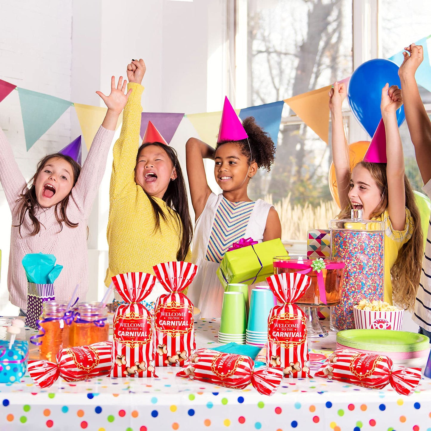 Epakh 200 Packs Carnival Candy Bags Circus-themed Plastic Party Treat Bags with Popcorn Pattern and Gold Twisted Ties for Carnival Birthday Party Favors, Cookies, and Cupcakes (Simple)