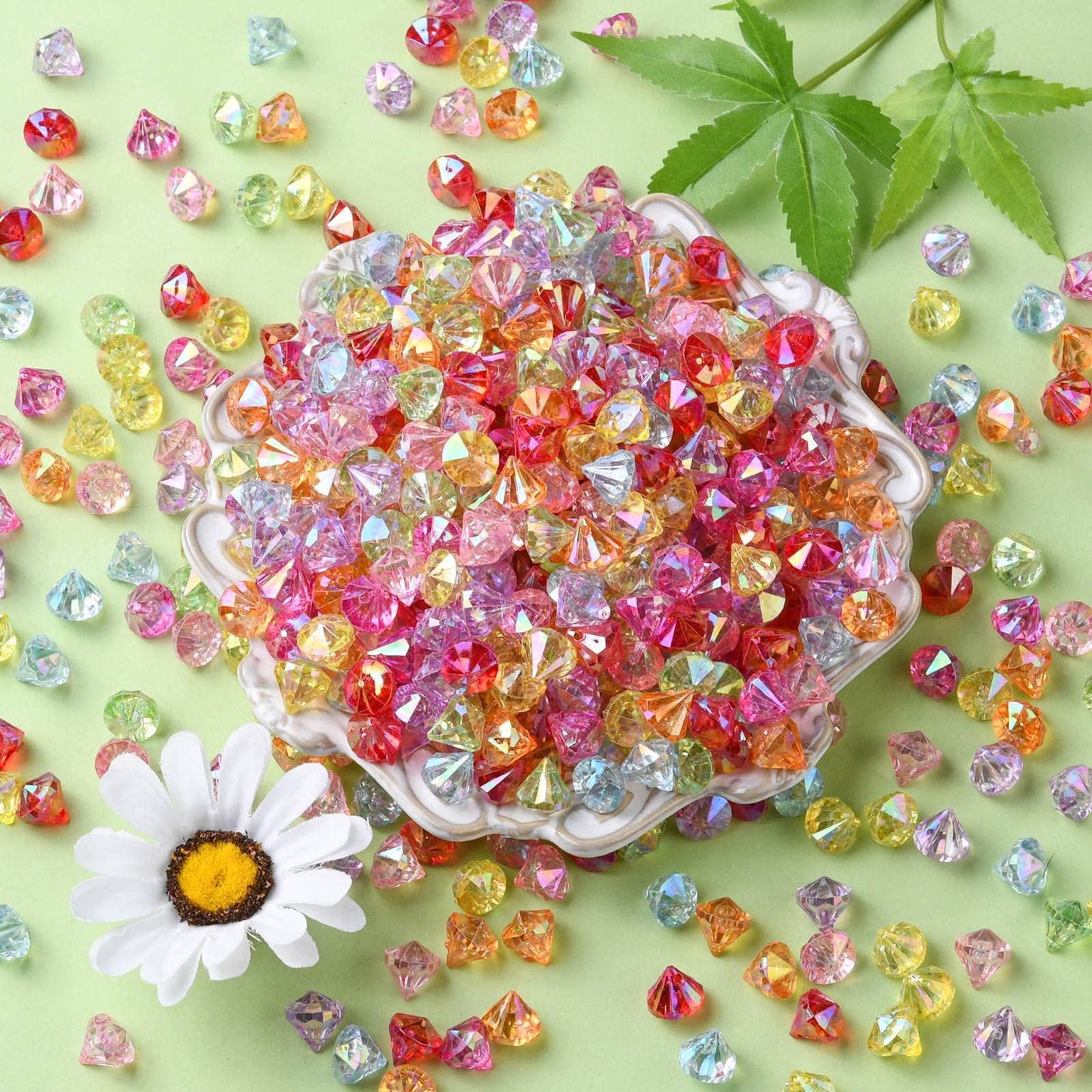 DanLingJewelry 900Pcs Random Color Faceted Acrylic Beads Diamond Shaped Loose Spacer Beads for DIY Bracelet Necklace Earring Crafting