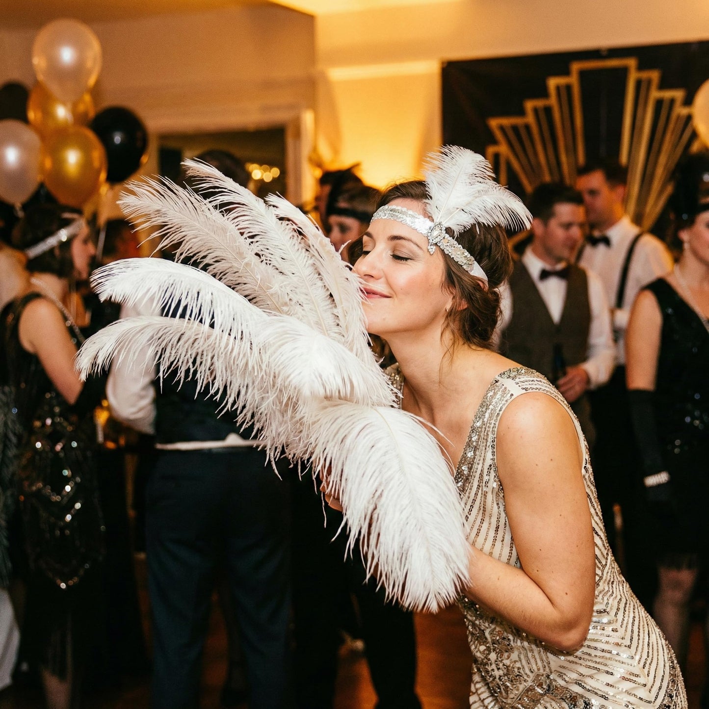 Lamar 16-18'' White Ostrich Feathers 12 Pcs White Feathers for Gatsby Party Decor, Wedding Centerpieces, DIY Crafts, and Floral Arrangements