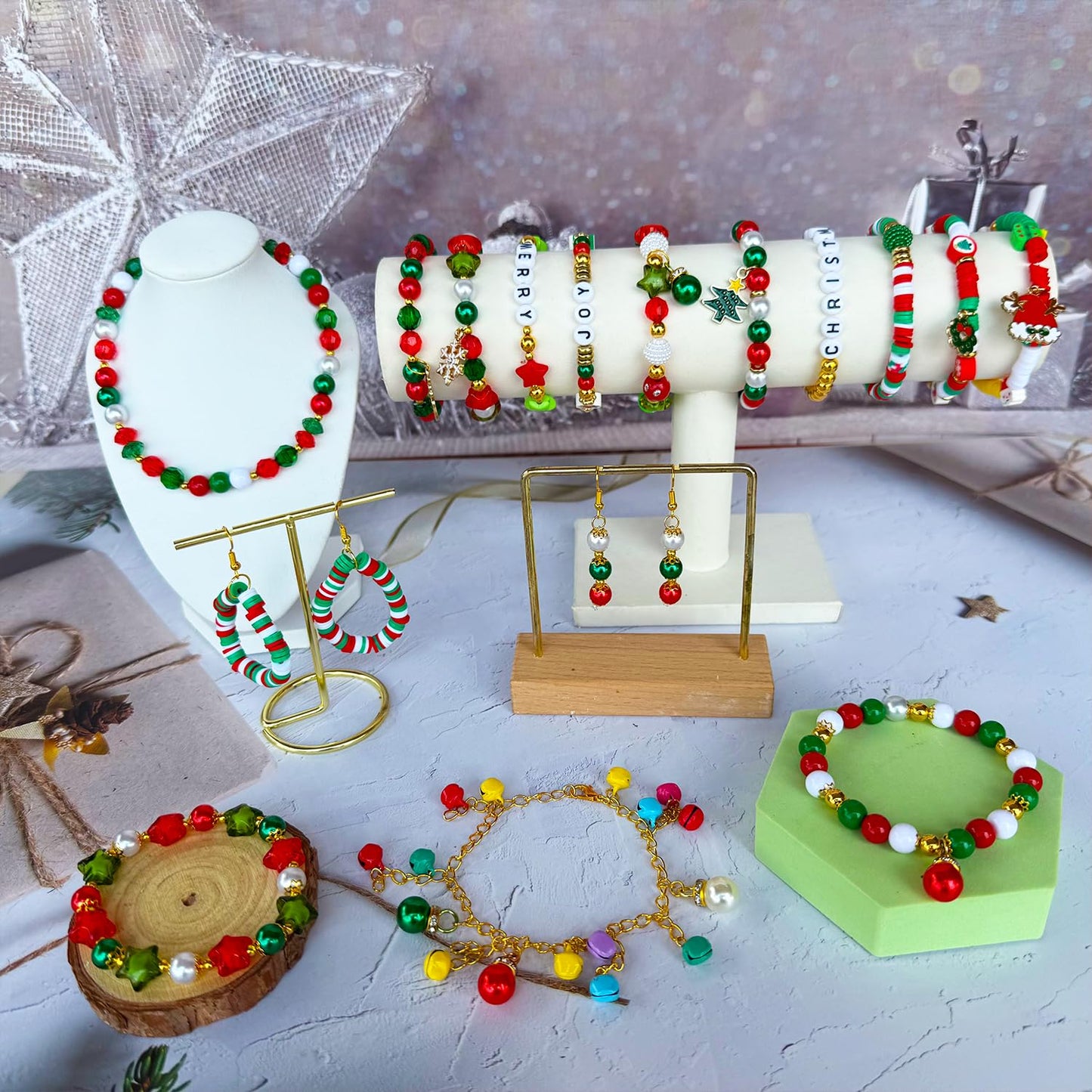1540PCS Christmas Beads for Bracelets Jewelry Making Kit, Christmas Tree Snowflake Charms, Red Green Xmas Clay Beads Assorted Acrylic Crystal Round Pearl Star Spacer Bead for DIY Crafts Necklace
