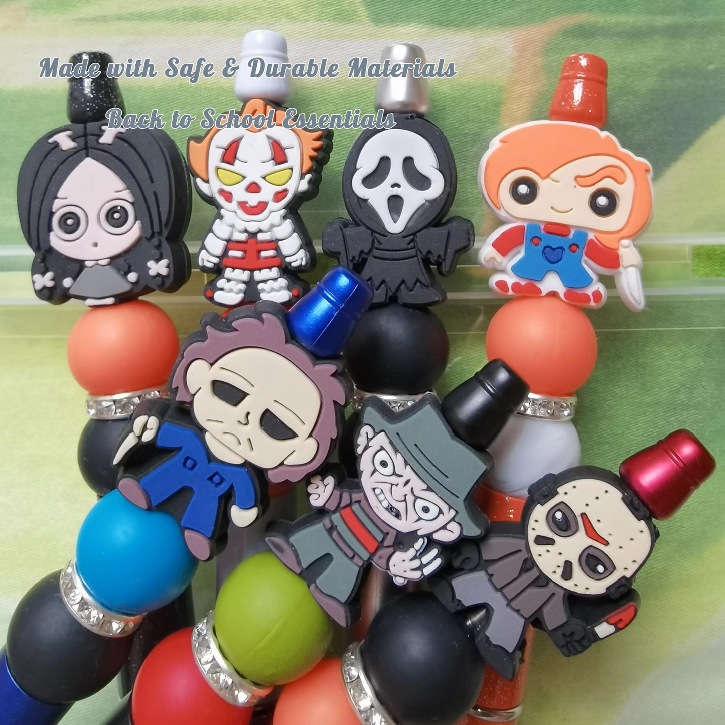 YUERVIEW 7PCS Refillable Horror Movie Pens with Clear Box – Spooky Gift for Horror Fans,Halloween Beadable Pens for School,Office,Party – Novelty Desk Accessories with 10 Black Ink Refills