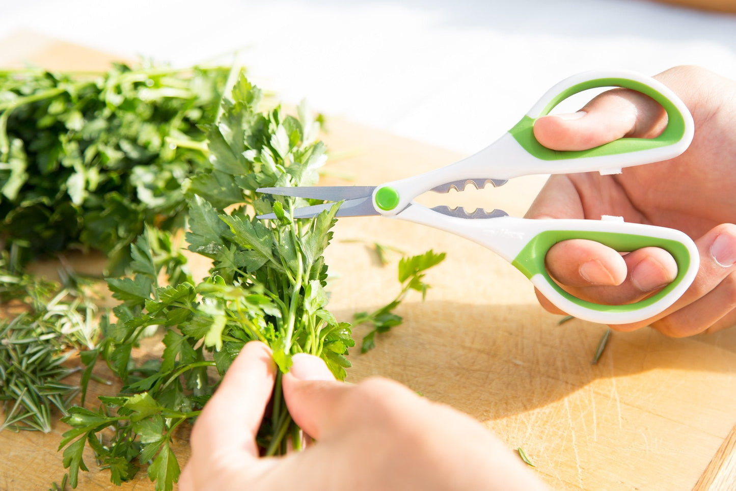 Zyliss Heavy Duty Home & Kitchen Herb Shears Scissors with Innovative Stem Stripper, Versatile Kitchen Shears for Trimming Weeds, Flower Buds & More - White/Green - 8.5 x 4.2 x 0.4 inches