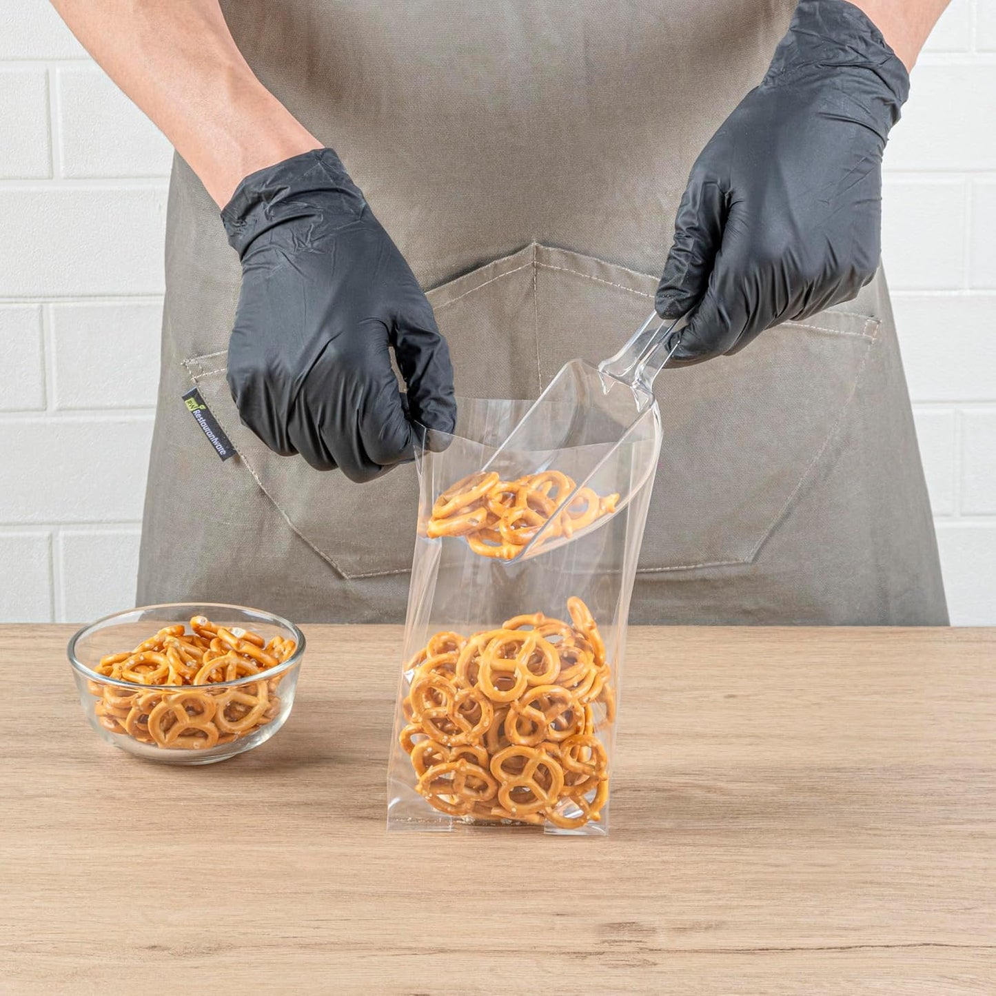 Restaurantware 100 Clear Plastic Gusset Bags 4 x 2.3 x 8 Inch - Heat Sealable Food Safe Treat Bags for Popcorn or