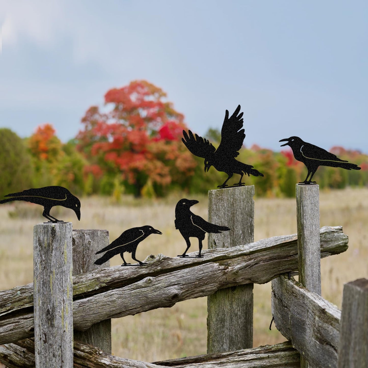 OULYDEKO Raven Decor,Metal Birds Black Bird Crow Statue,Raven Statue Fence Topper Fake Crow,Crow Decor Garden Ornament Fence Topper Gothic Home,Crow Decor,Witchy Garden Decor,Halloween Decorations