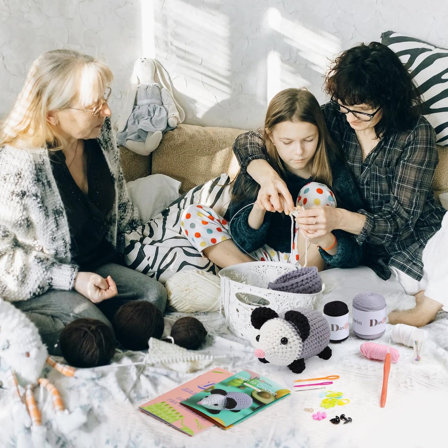 Dasonwin Crochet Kit for Beginners Adults & Kids, Learn to Crochet Step-by-Step with Video Tutorials, Easy Amigurumi Animal DIY Craft Kit, Complete Starter Set,Gift for Women & Teens