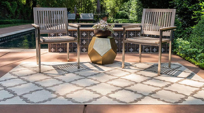 Unique Loom Outdoor Trellis Collection Area Rug - Raised Trellis (2' 2" x 3' 1", Beige/Brown)