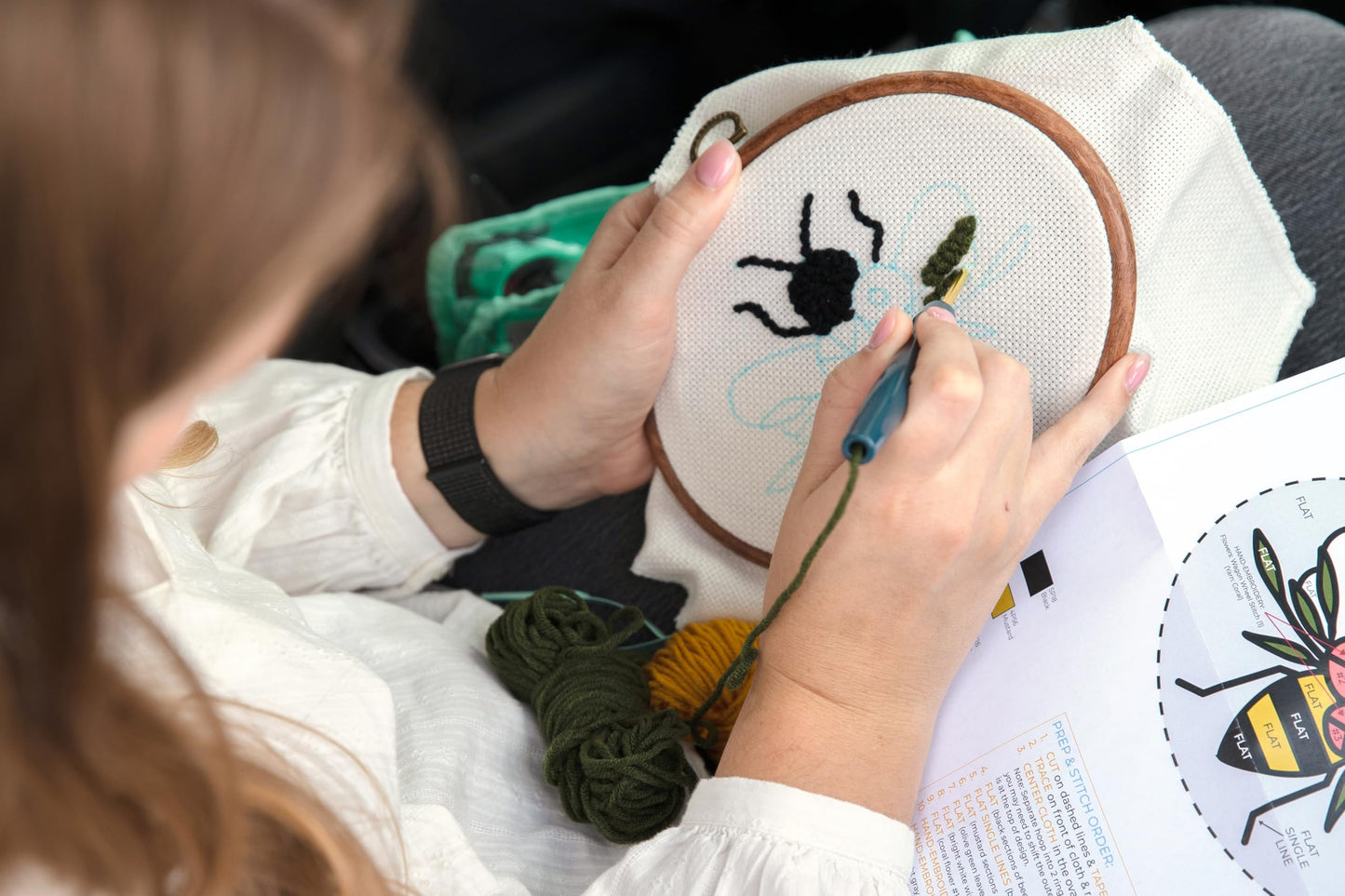 Kimberbell Punch Needle Set – Bloomin’ Bee - Complete DIY Embroidery Kit with Tool, Monks Cloth, Frame, Yarn & Dimensional Flowers – Adorable Bee Punch Needle Craft with Reusable Project Bag