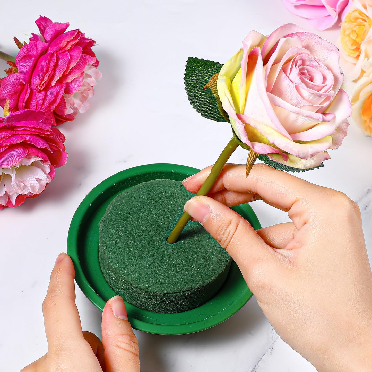 16 Pack Round Floral Foam with Bowls, Green Wet Flower Arrangement Kit, DIY Supplies for Wedding Birthday Party Table Centerpiece Decor, Fresh Artificial Flowers