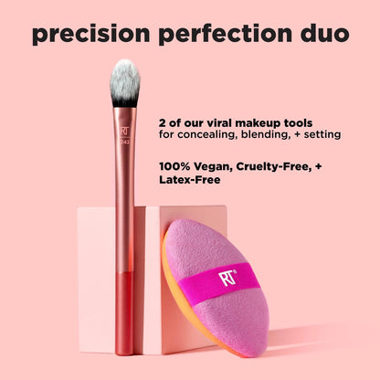 Real Techniques Matte & Merry Ultimate Blending 4 Piece Holiday Gift Set, Foundation Makeup Sponge, Dual-Sided Powder Puff, & 2 Makeup Brushes, Kitten Paw Brush, Stocking Stuffer, Limited Edition