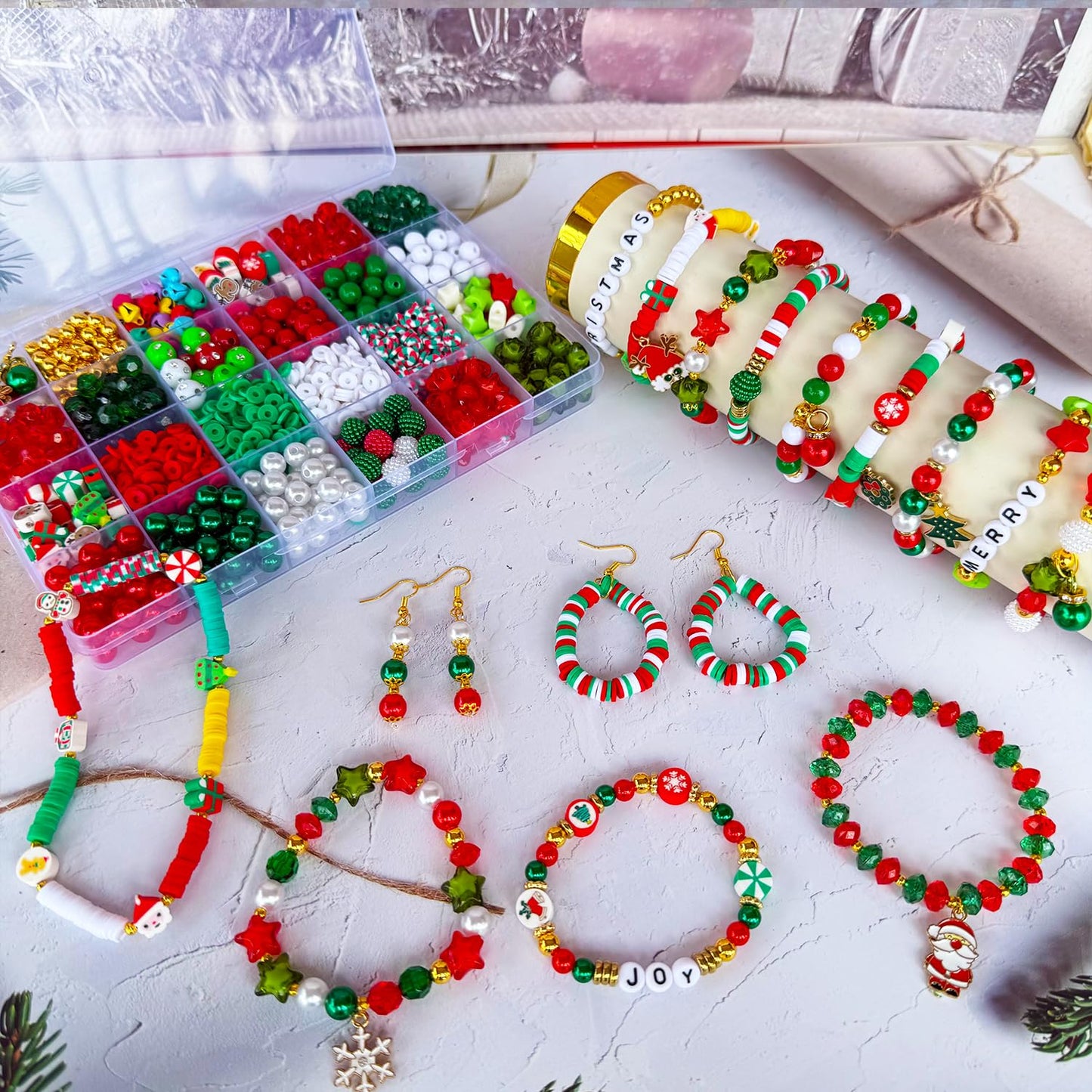 1540PCS Christmas Beads for Bracelets Jewelry Making Kit, Christmas Tree Snowflake Charms, Red Green Xmas Clay Beads Assorted Acrylic Crystal Round Pearl Star Spacer Bead for DIY Crafts Necklace