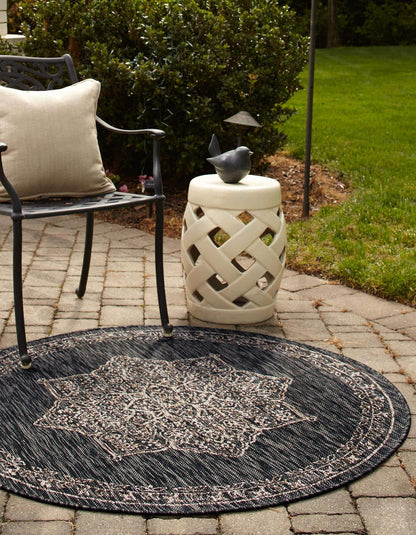 Unique Loom Outdoor Traditional Collection Area Rug - Antique (Round 13' 0" x 13' 0", Charcoal Gray/Natural)