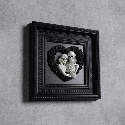 Skeleton Couple Hugging 3d Wall Sculpture Love Never Dies Black Wedding Roses Heart Wreath with Black Framed for Home Decor Accents, Living Room, Entryway Wall Art, Gothic Wall Decor