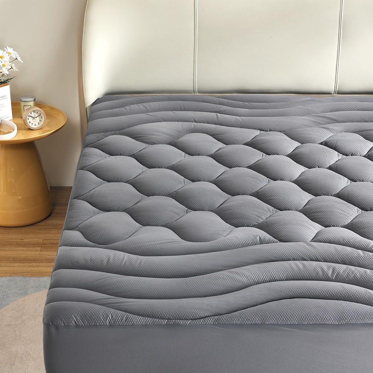 Soft Cooling Quilted Mattress Pad, Fitted Protector with Down Alternative Fill, Deep Pocket, Machine Washable (Grey,
